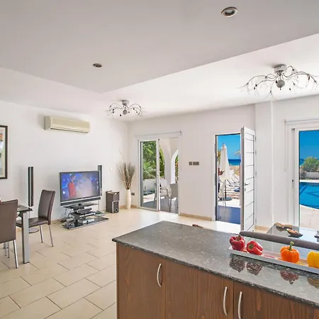 Fantastische Ferienvilla Mit Grossem Garten Tatil Evi