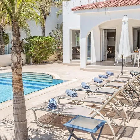 Fantastische Ferienvilla Mit Grossem Garten Сasa de vacaciones Ayia Napa